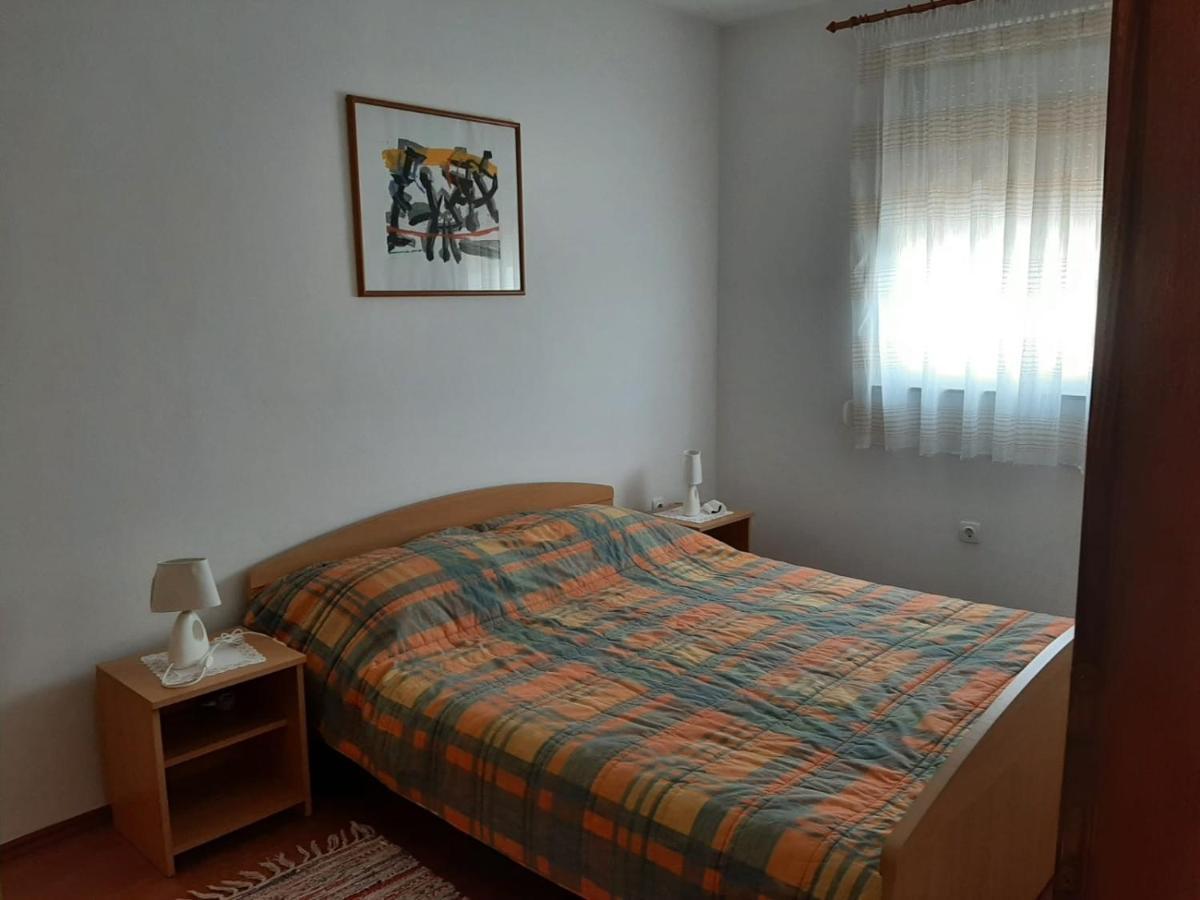 Apartments With A Parking Space Cizici, Krk - 15415 Malinska Exterior foto