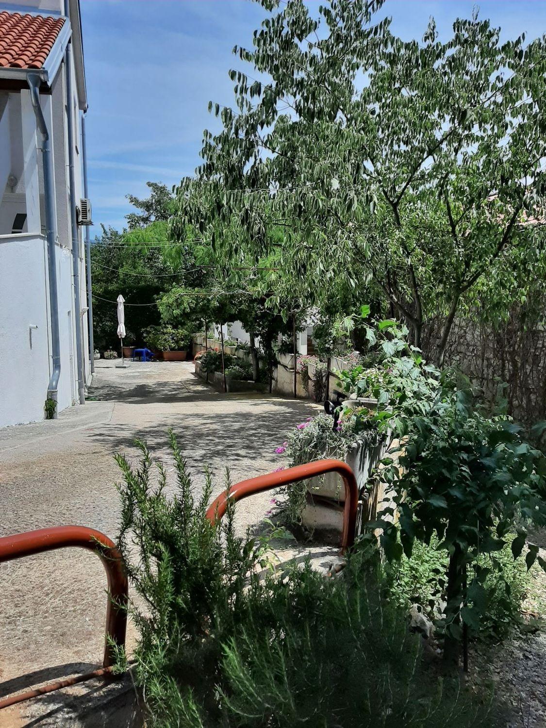 Apartments With A Parking Space Cizici, Krk - 15415 Malinska Exterior foto